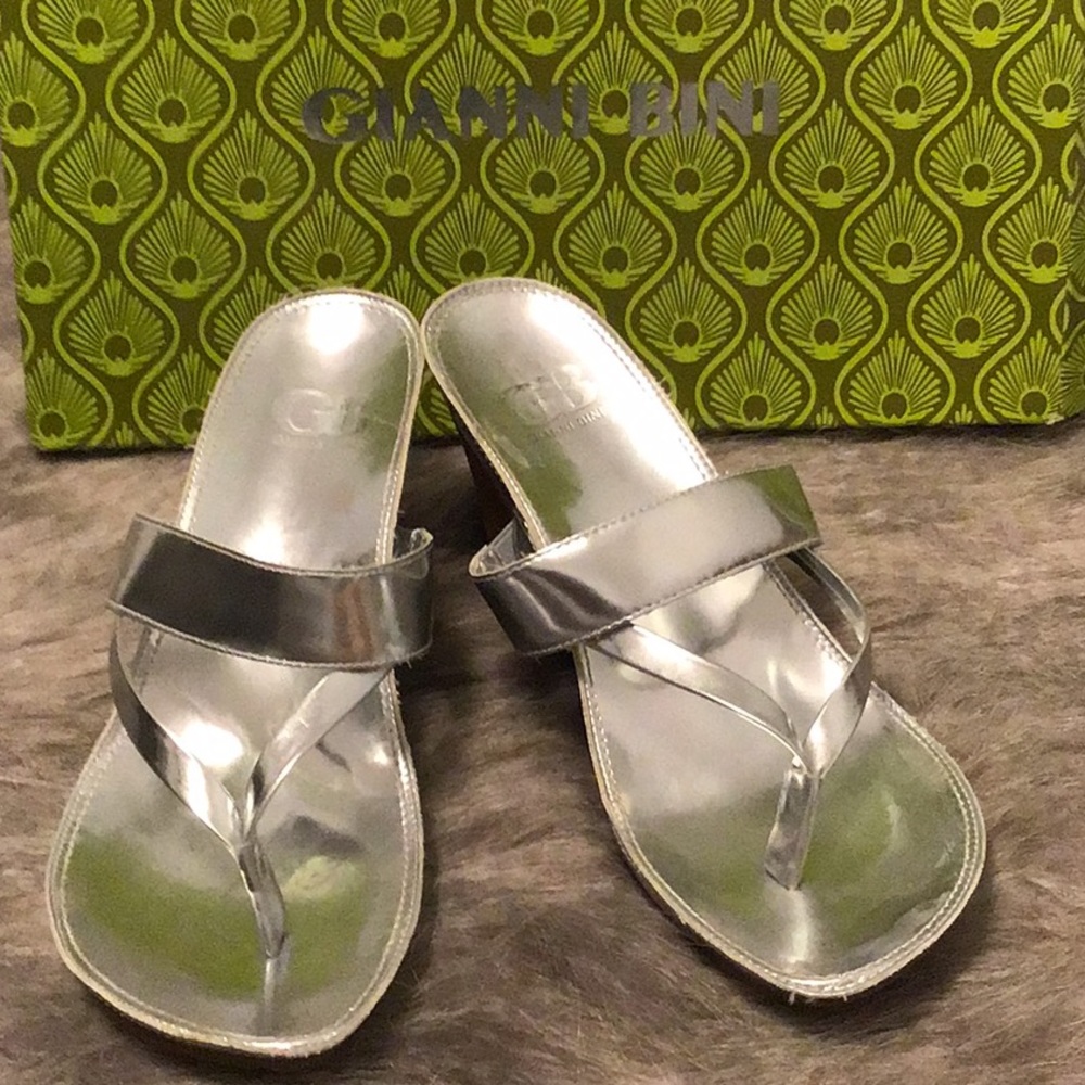 GIANNI BINI sandals silver metallic wedge.